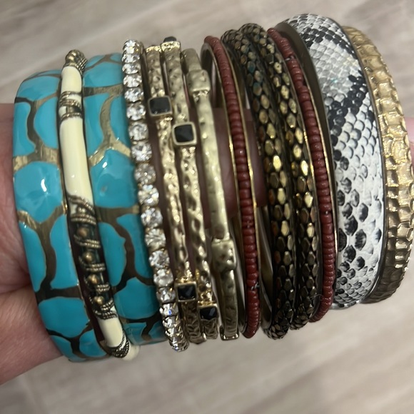 Women’s Stacked bangle bracelets - Picture 3 of 4